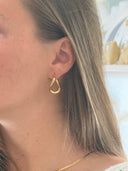 boucle oreille twist vue porté Jubai Swimwear Guadeloupe